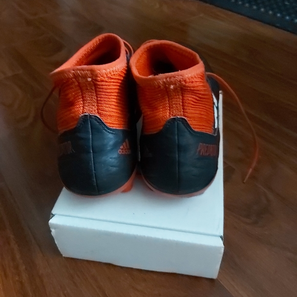 adidas soccer shoes - Picture 3 of 4